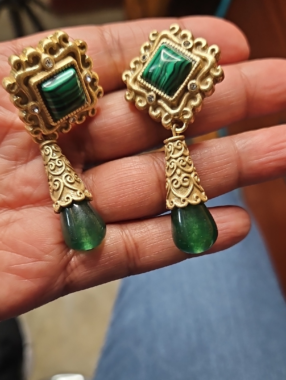 Crwn Trifari jade